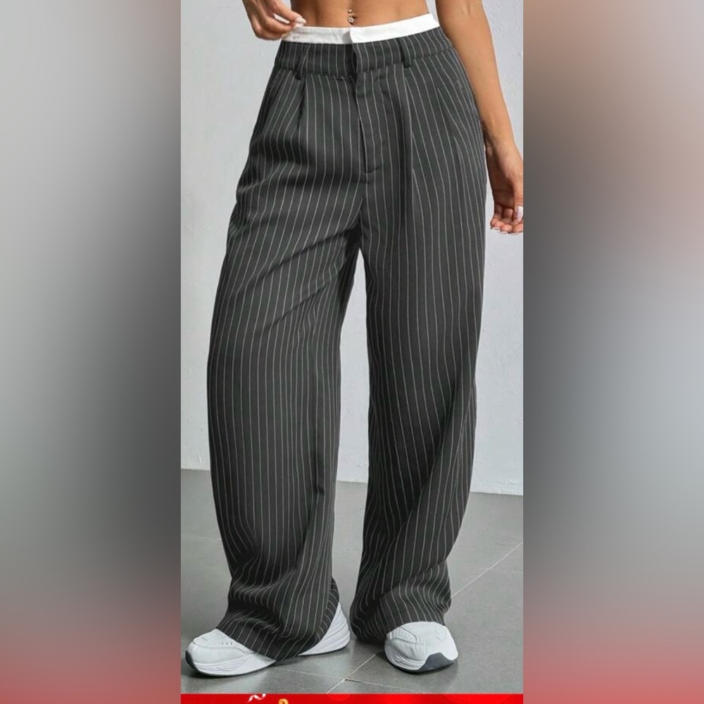 Wide leg Pinstripe Pants